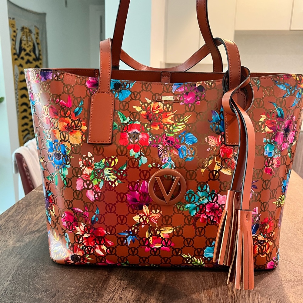Valentino,handbag sale,with tag ,new collection